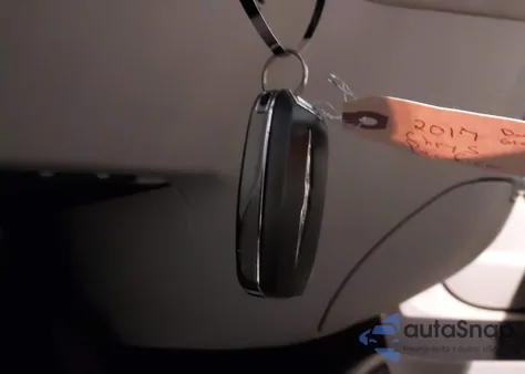 2017 Chrysler Pacifica Hybrid Platinum z USA, uszkodzony, nr VIN 2C4RC1N7XHR709417